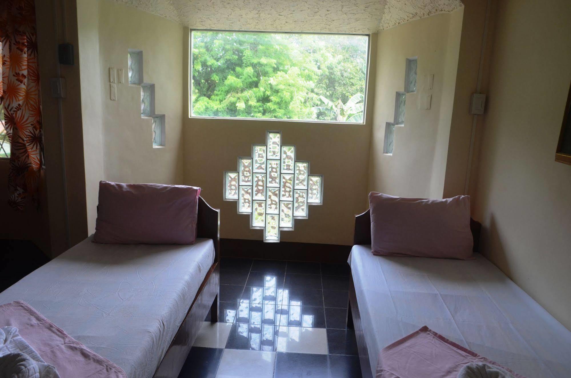 Airportside Inn Puerto Princesa Ngoại thất bức ảnh